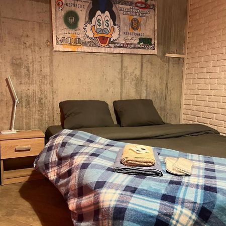 Moonlight Hostel Leopoli Esterno foto