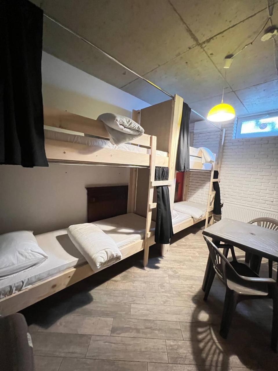 Moonlight Hostel Leopoli Esterno foto